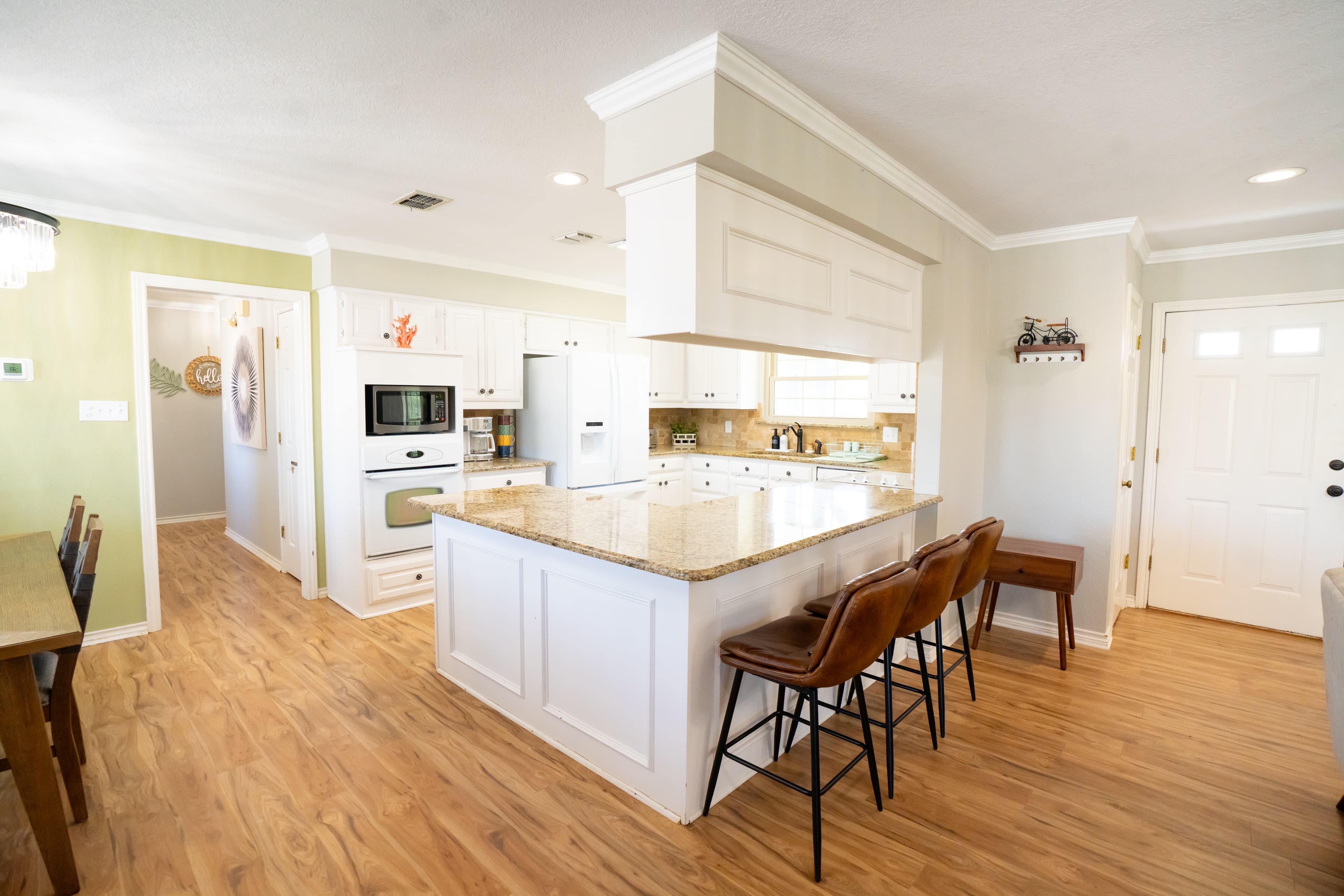 full kitchen